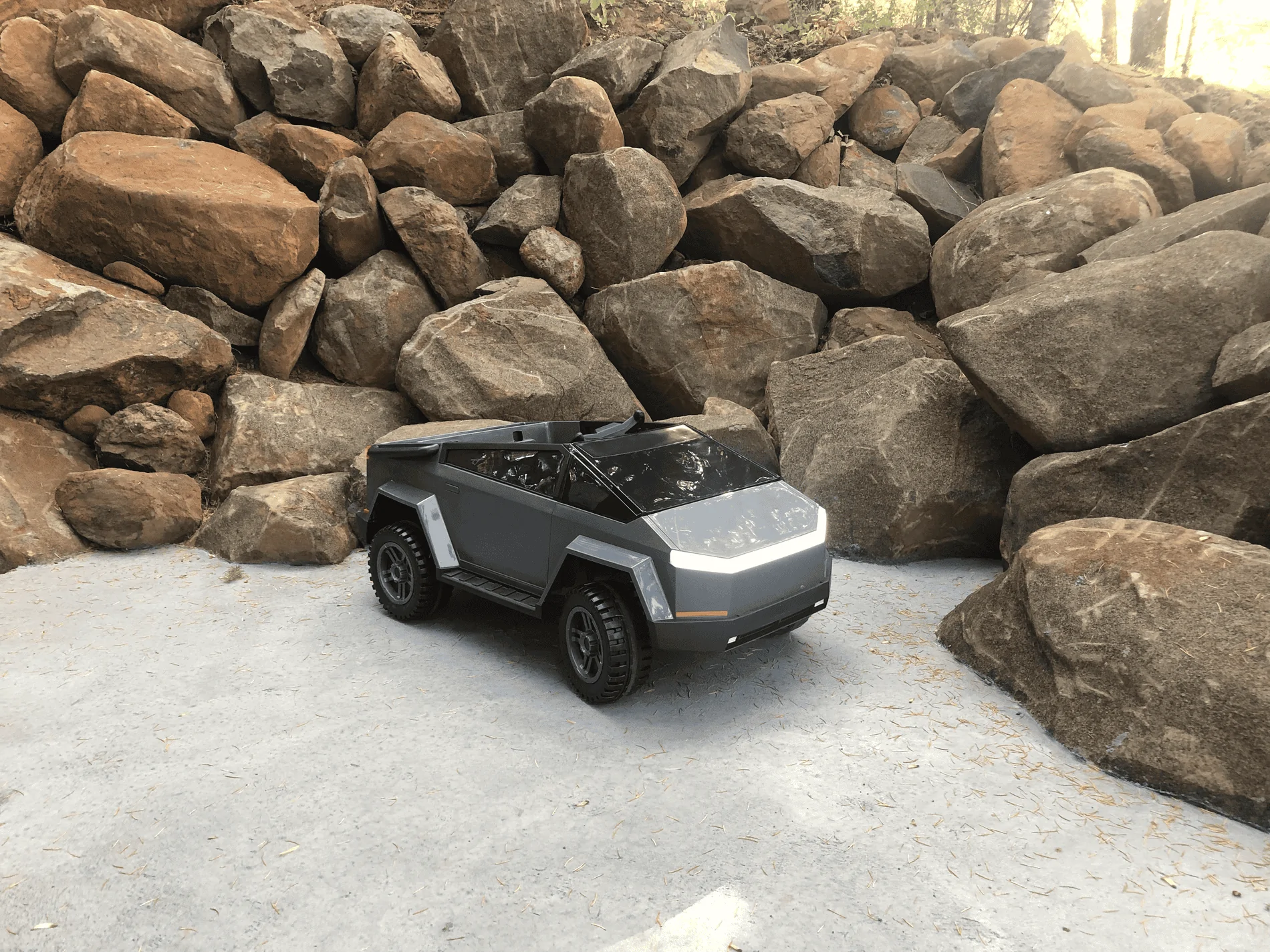 Tesla Cybertruck Just received Cybertruck(ish) tempImageqRgG53