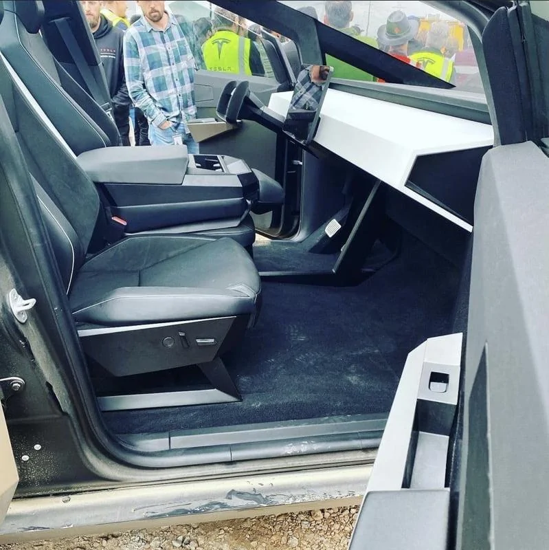 Tesla Cybertruck Real Life Cybertruck Photos Compilation (No renders please) cybertruck-close-up-2