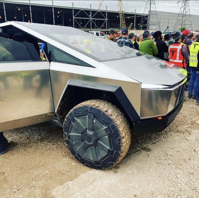 Tesla Cybertruck Real Life Cybertruck Photos Compilation (No renders please) cybertruck-close-up-3