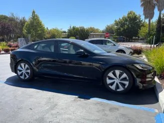 Tesla Cybertruck Tesla Model S with tilting display spotted in the wild model-s-tilt-screen-327x245