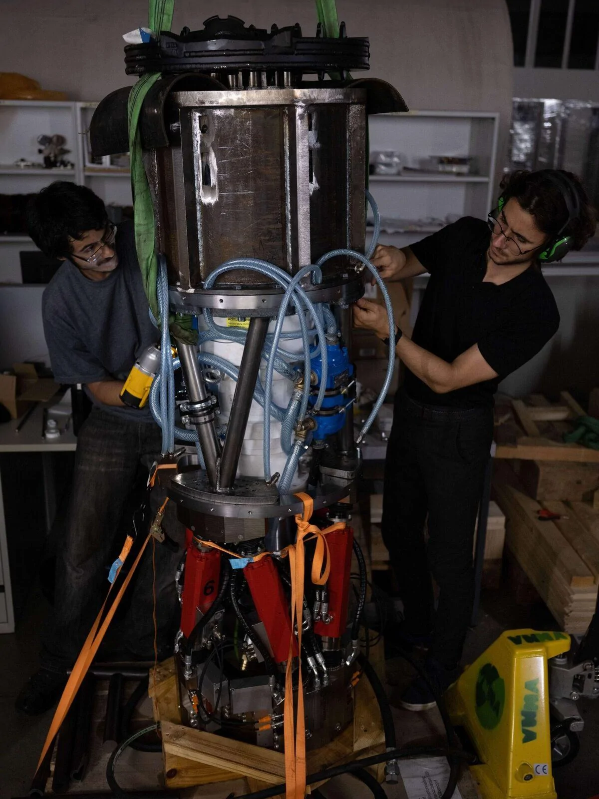 Tesla Cybertruck ETH ZURICH’S 3D PRINTING TUNNELING MACHINE TAKES 2ND PLACE IN ELON MUSK’S NOT-A-BORING COMPETITION swissloop-tunneling-media-13-scaled