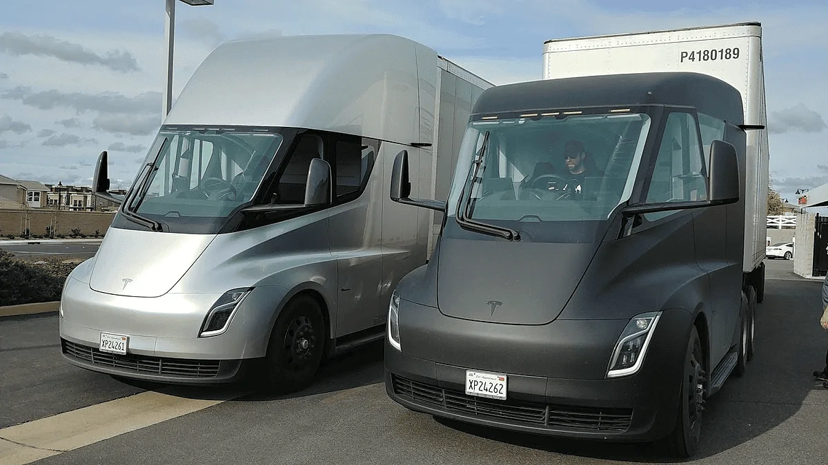 Tesla Cybertruck Cybertruck Windshield Glass spotted in new Tesla glass video? 1631824715437