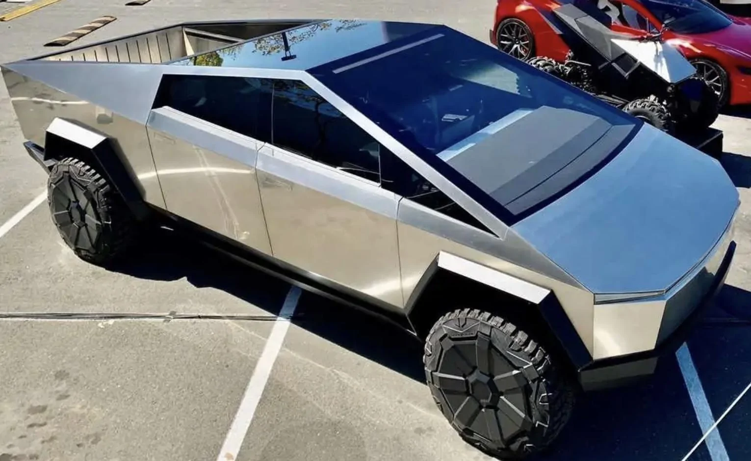 Tesla Cybertruck Cybertruck Windshield Glass spotted in new Tesla glass video? 8B6654E5-8F4E-4F43-BCBC-CB8C0B30B35E