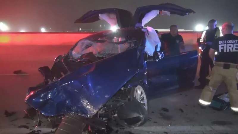 Tesla Cybertruck $20M Lawsuit filed against Tesla after accident that injured 5 police officers IGWNI7YIVVGMVE7JDVG3PIUIU4