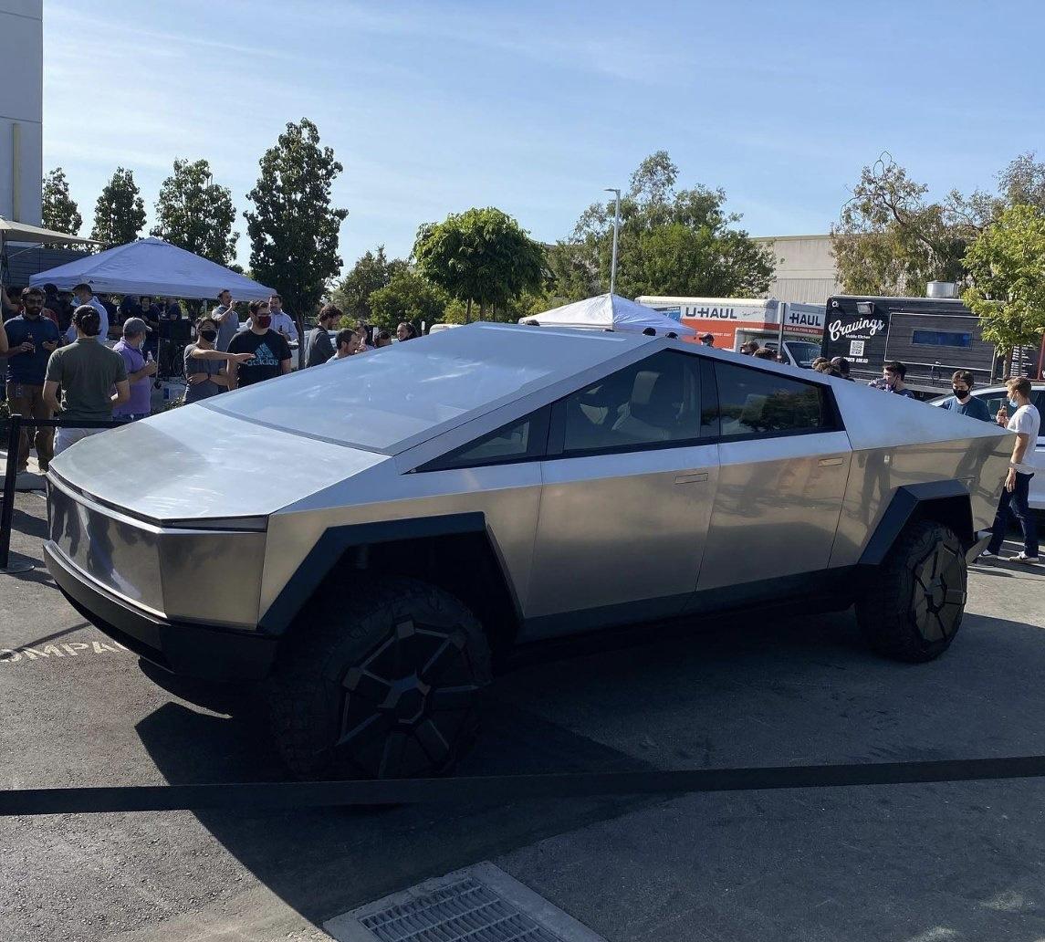 Tesla Cybertruck Videos: Cybertruck in the wild with no door handles! A61E8652-62C7-441D-B28C-9A2DED3FE7AD