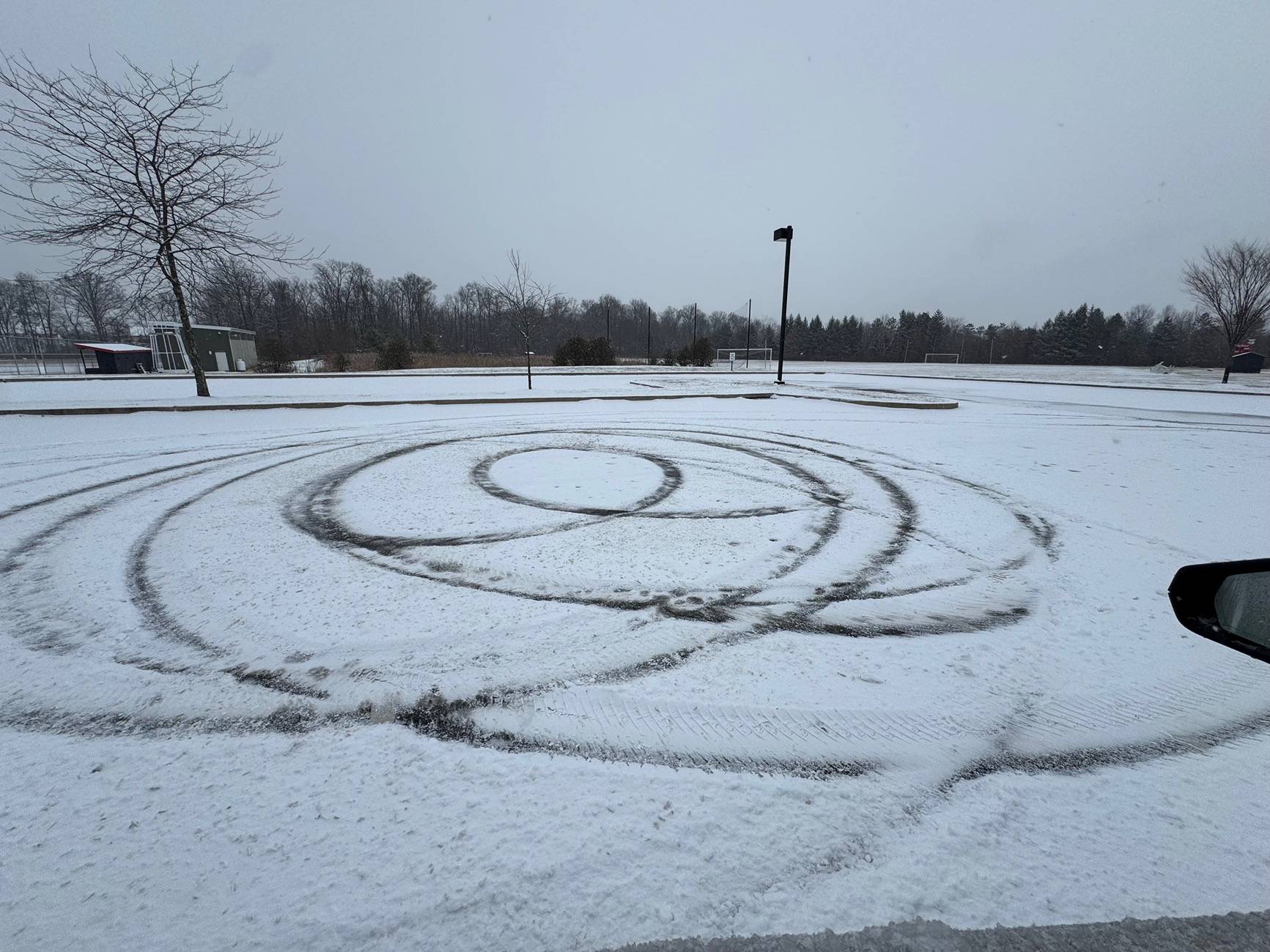 Tesla Cybertruck First snow / obligatory donuts IMG_2804
