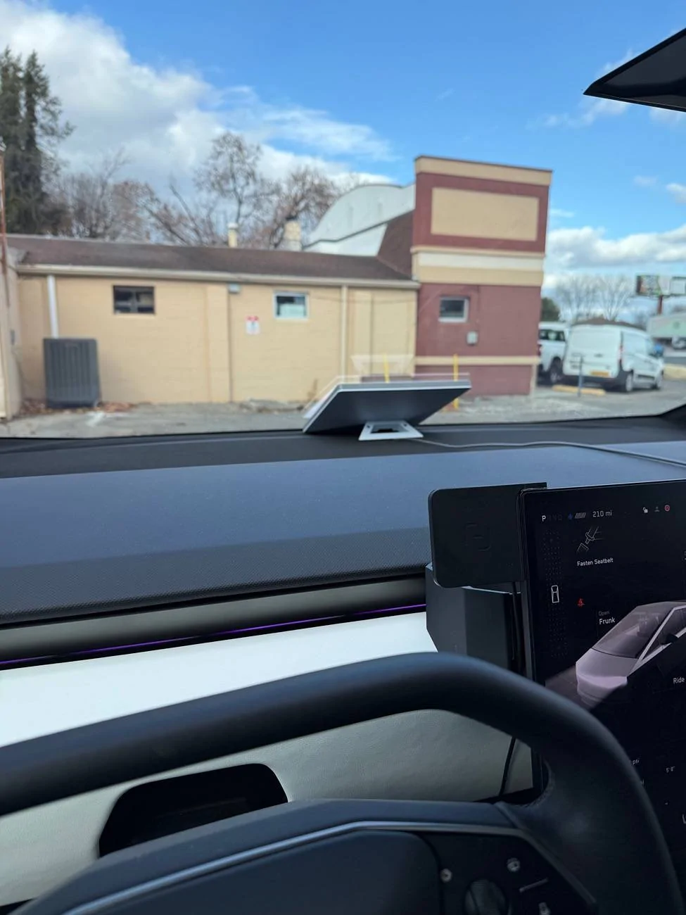 Tesla Cybertruck Down Wifi at a Super Charger location, but cannot ask to ignore... IMG_0634