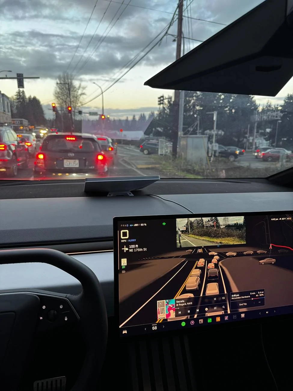 Tesla Cybertruck Mini Starlink signal through the ceiling glass of the Cybertruck? IMG_5984