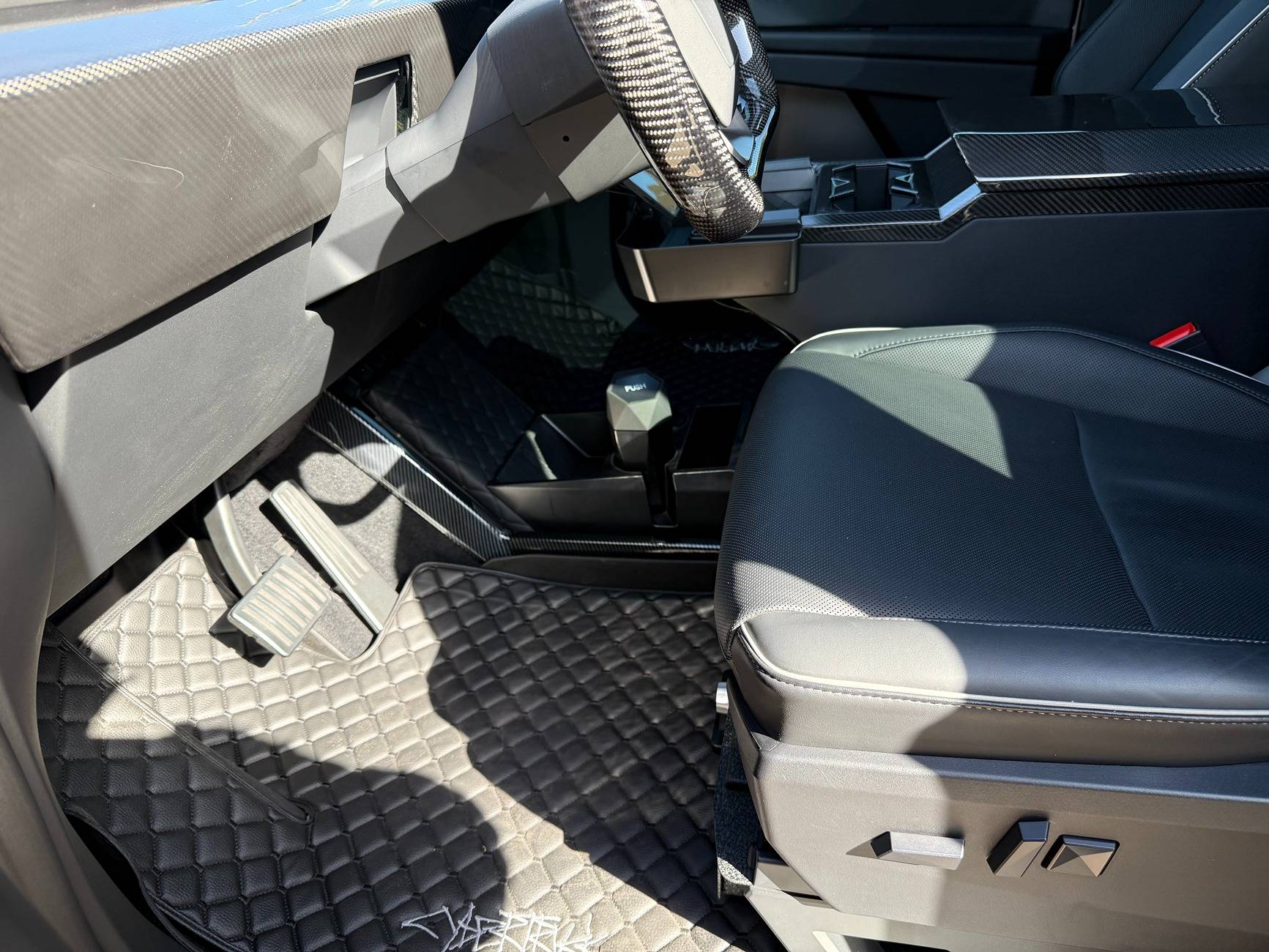 Tesla Cybertruck Carbon Fiber Dash Review and Closeups IMG_3953