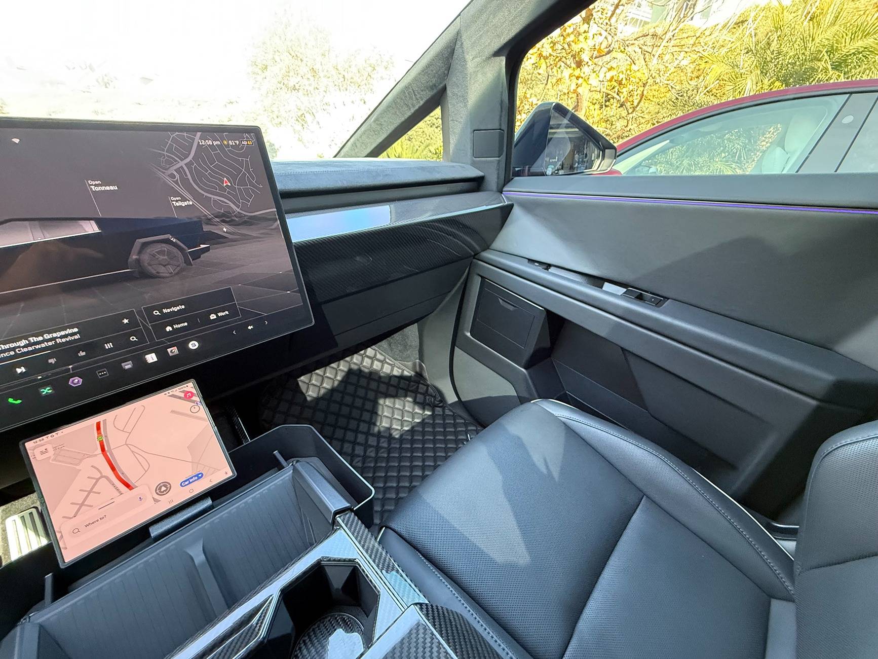 Tesla Cybertruck Carbon Fiber Dash Review and Closeups IMG_3942