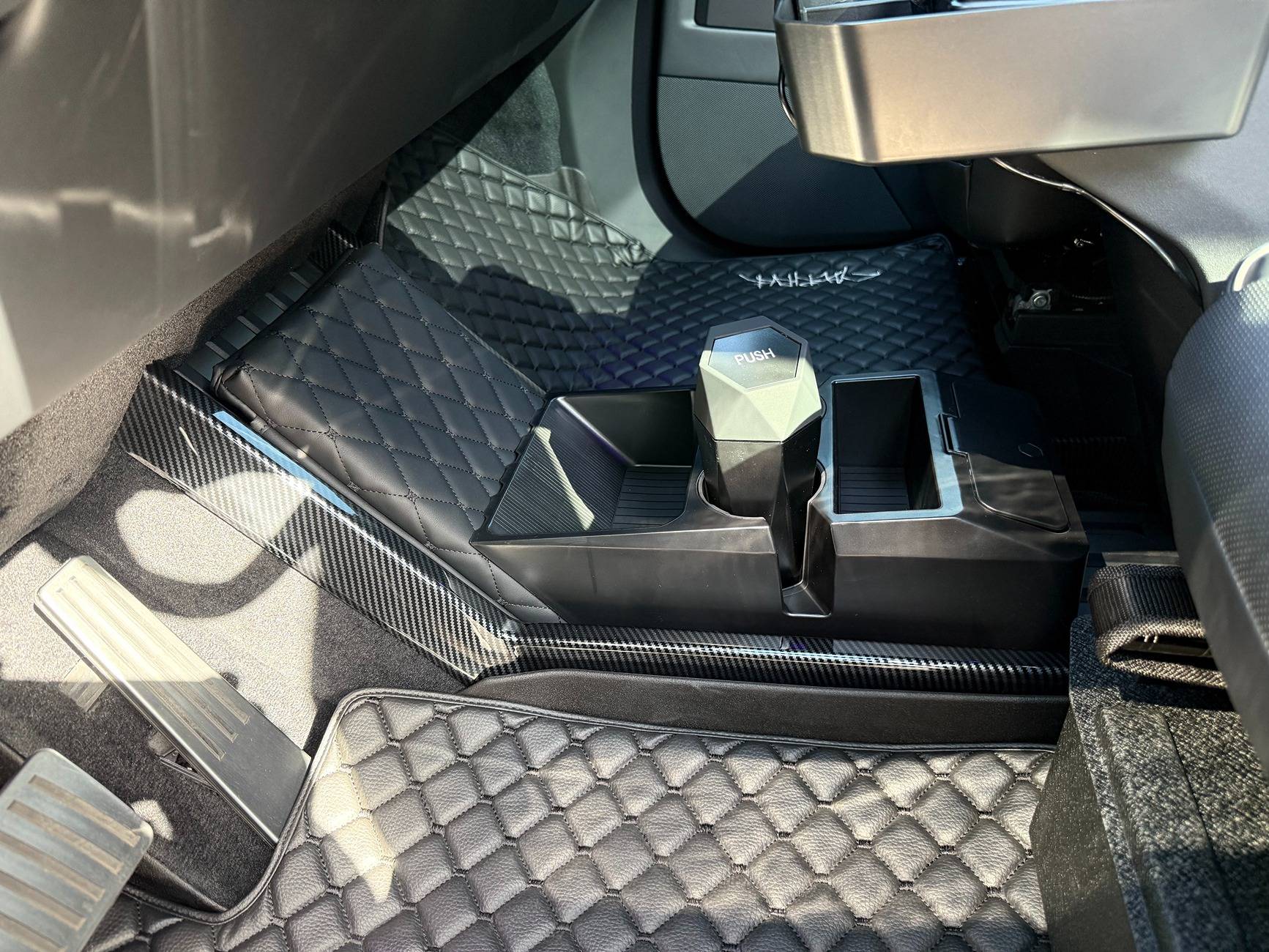 Tesla Cybertruck Carbon Fiber Dash Review and Closeups IMG_3955
