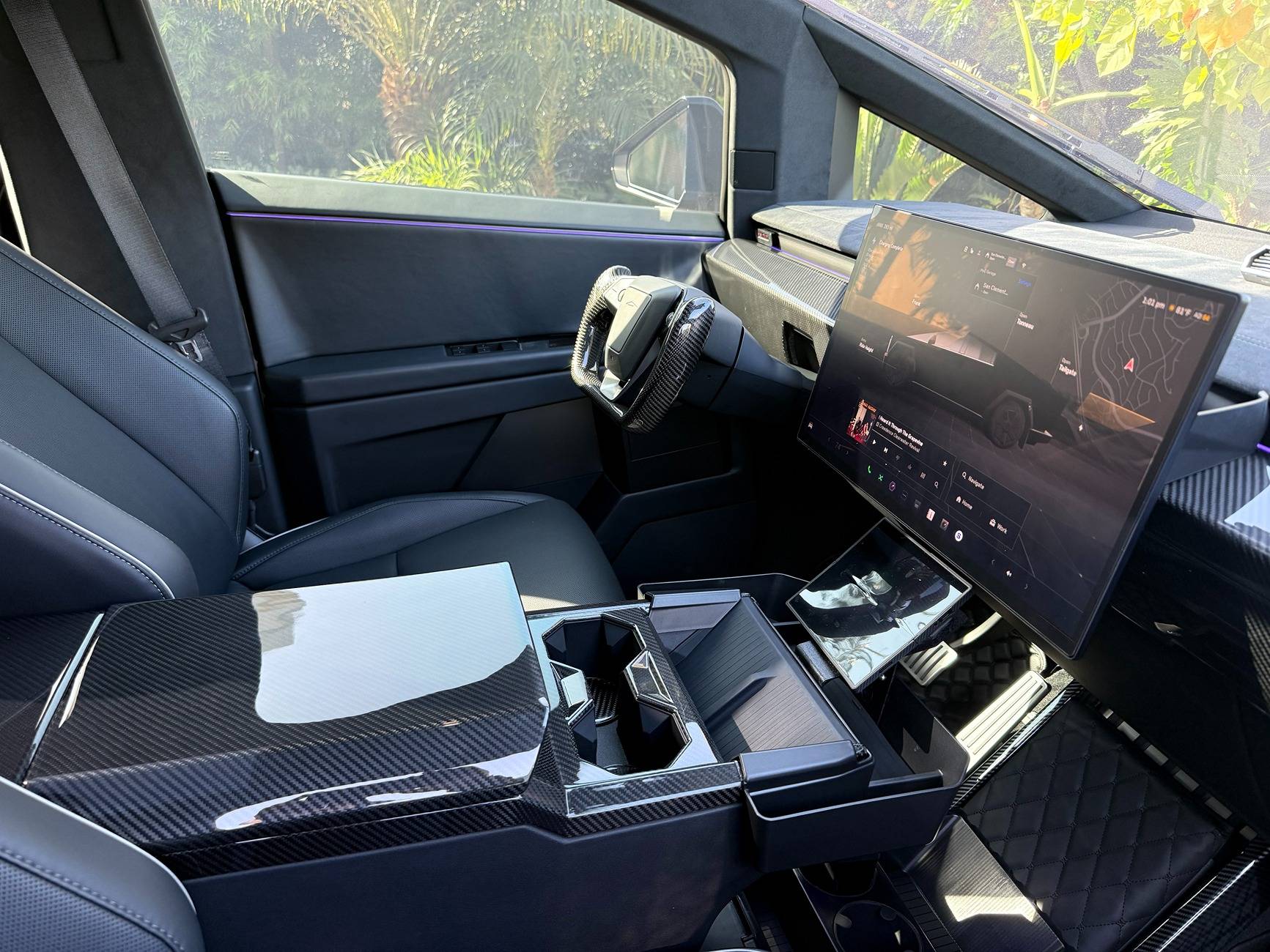 Tesla Cybertruck Carbon Fiber Dash Review and Closeups IMG_3950