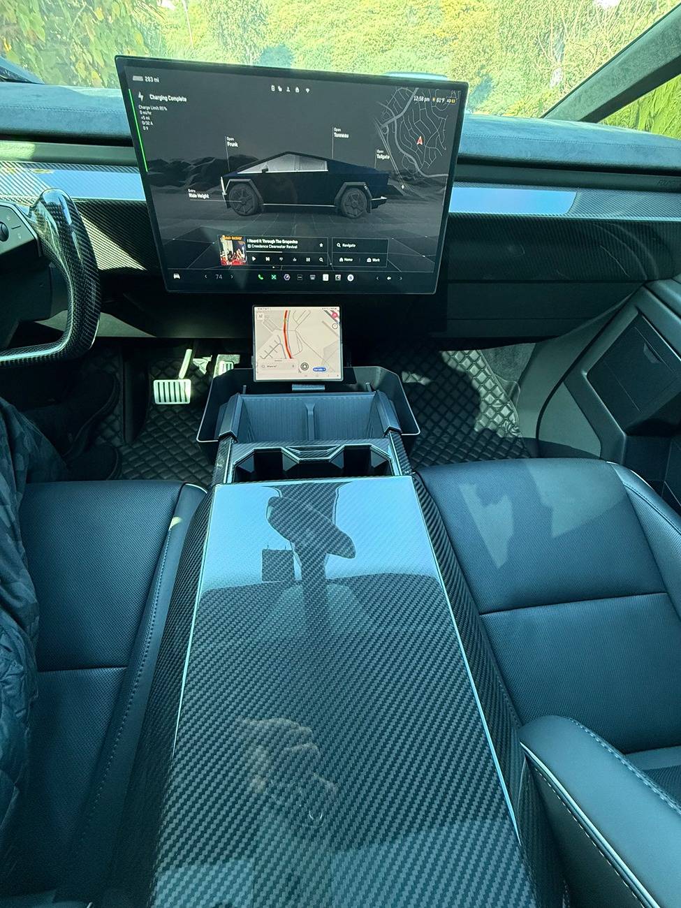Tesla Cybertruck Carbon Fiber Dash Review and Closeups IMG_3940