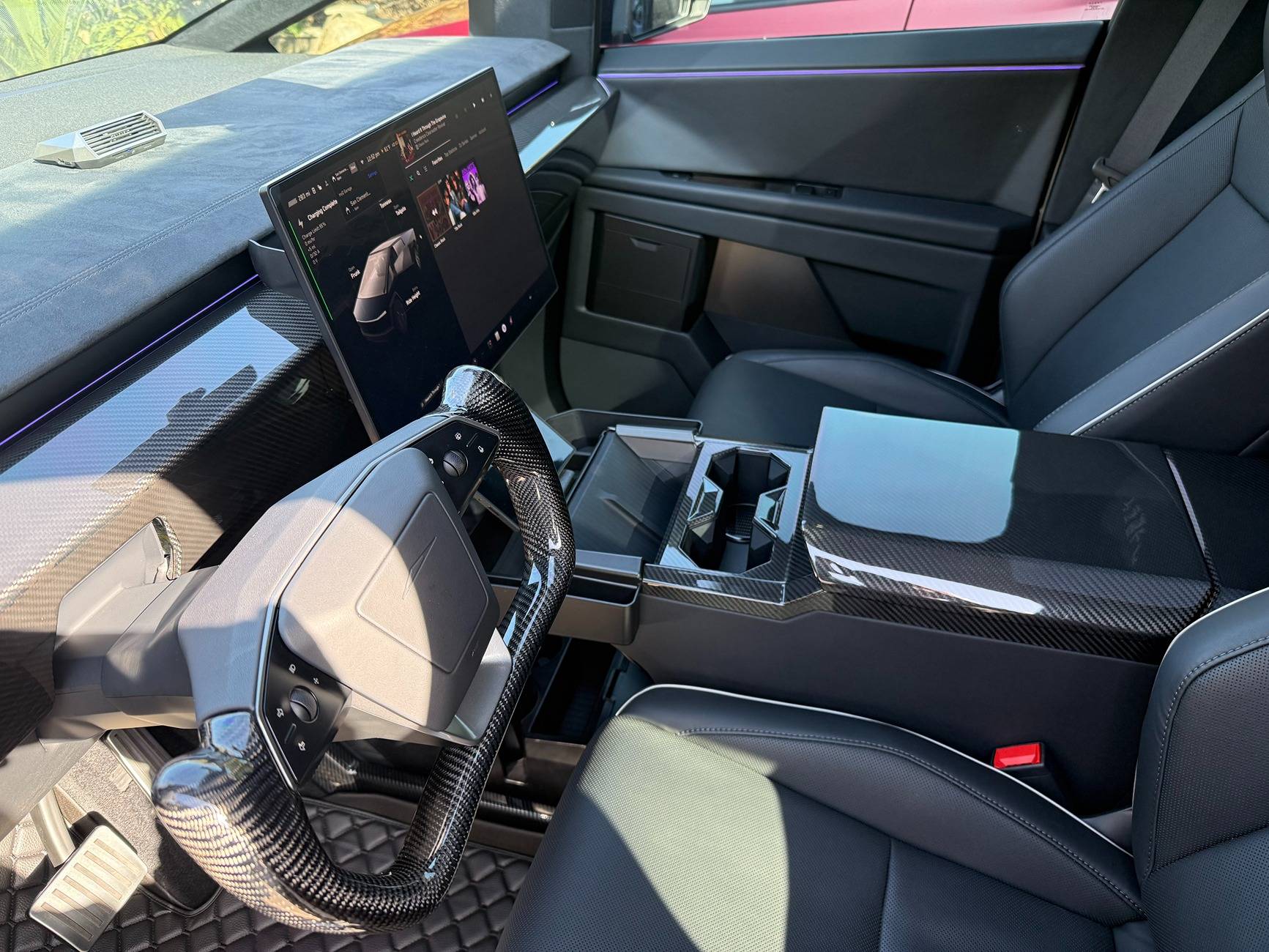 Tesla Cybertruck Carbon Fiber Dash Review and Closeups IMG_3936