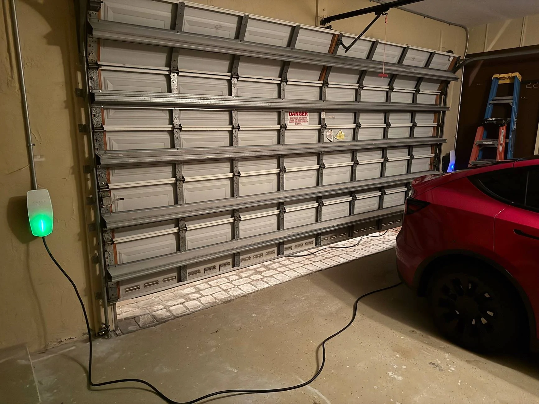 Tesla Cybertruck Charging stops within a few minutes with wall connector IMG_2473