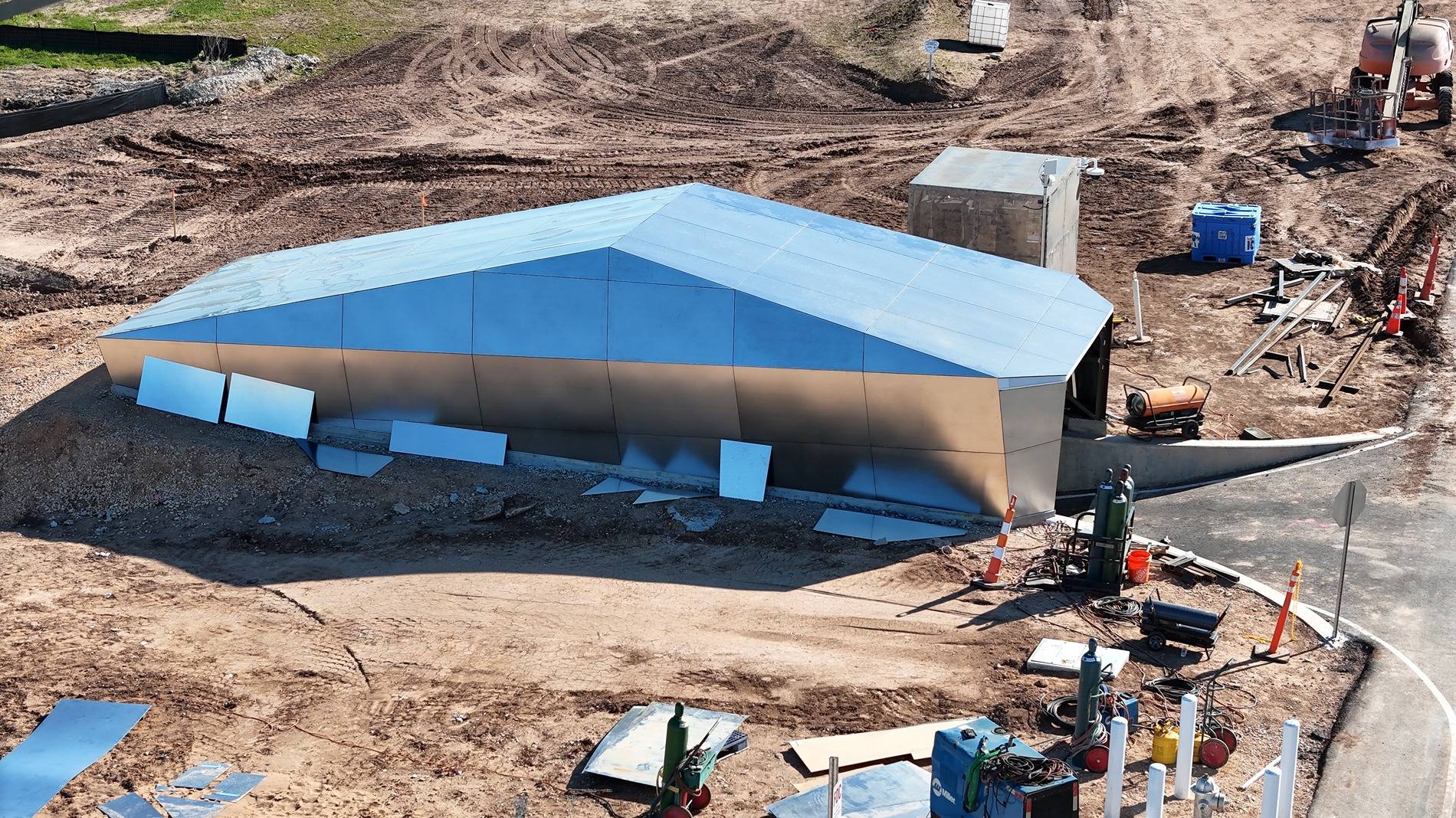 Tesla Cybertruck Birthing Tunnel (Cybertunnel) at Giga Texas gets steel exoskeleton GhsJI9nXQAAQ0K-