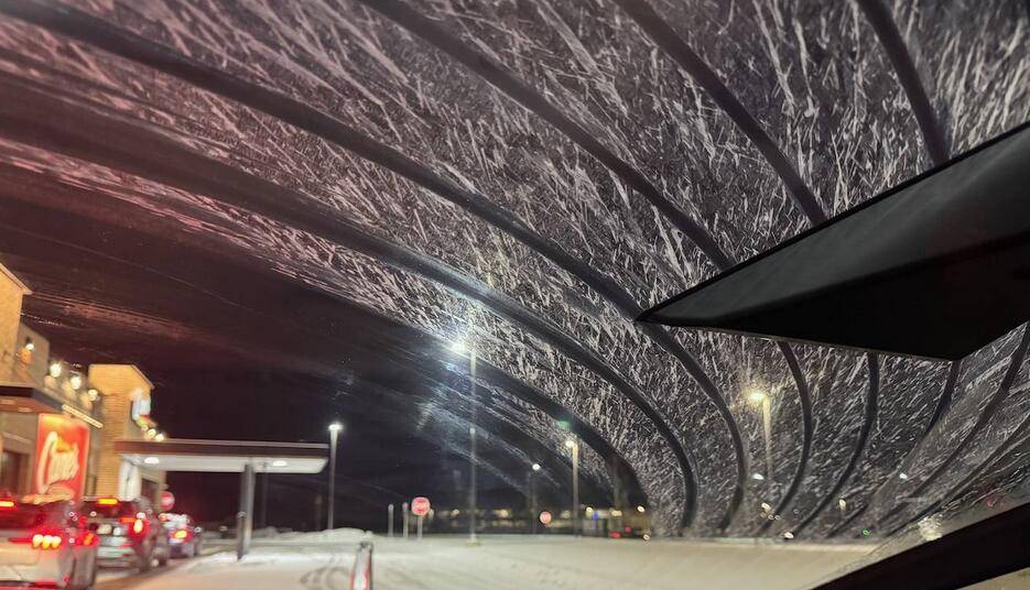 Tesla Cybertruck Does everyone’s windshield wiper suck? 1737573474851-jx