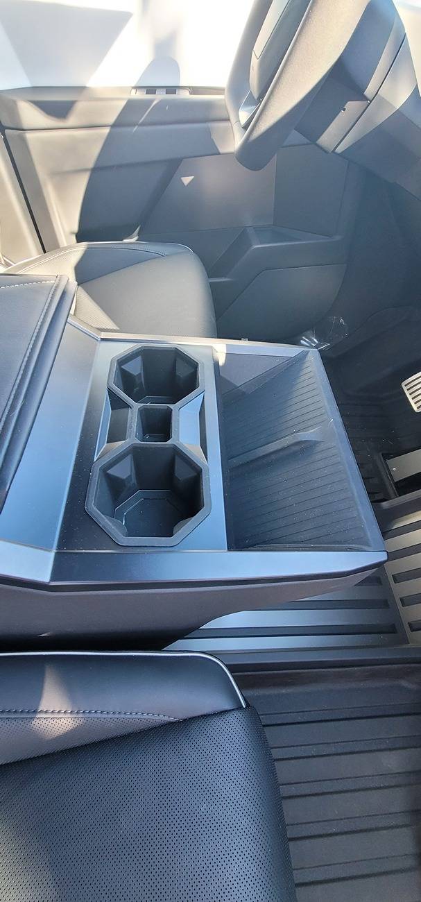 Tesla Cybertruck Cybertruck Center Console Cupholder 20250120_103542