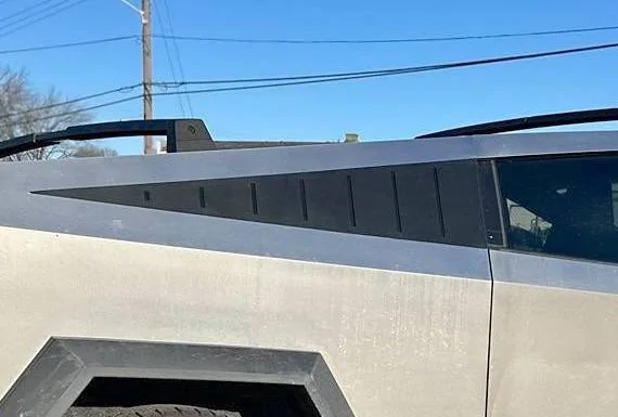 Tesla Cybertruck Cybersail (Nyxon) Installed cybersail