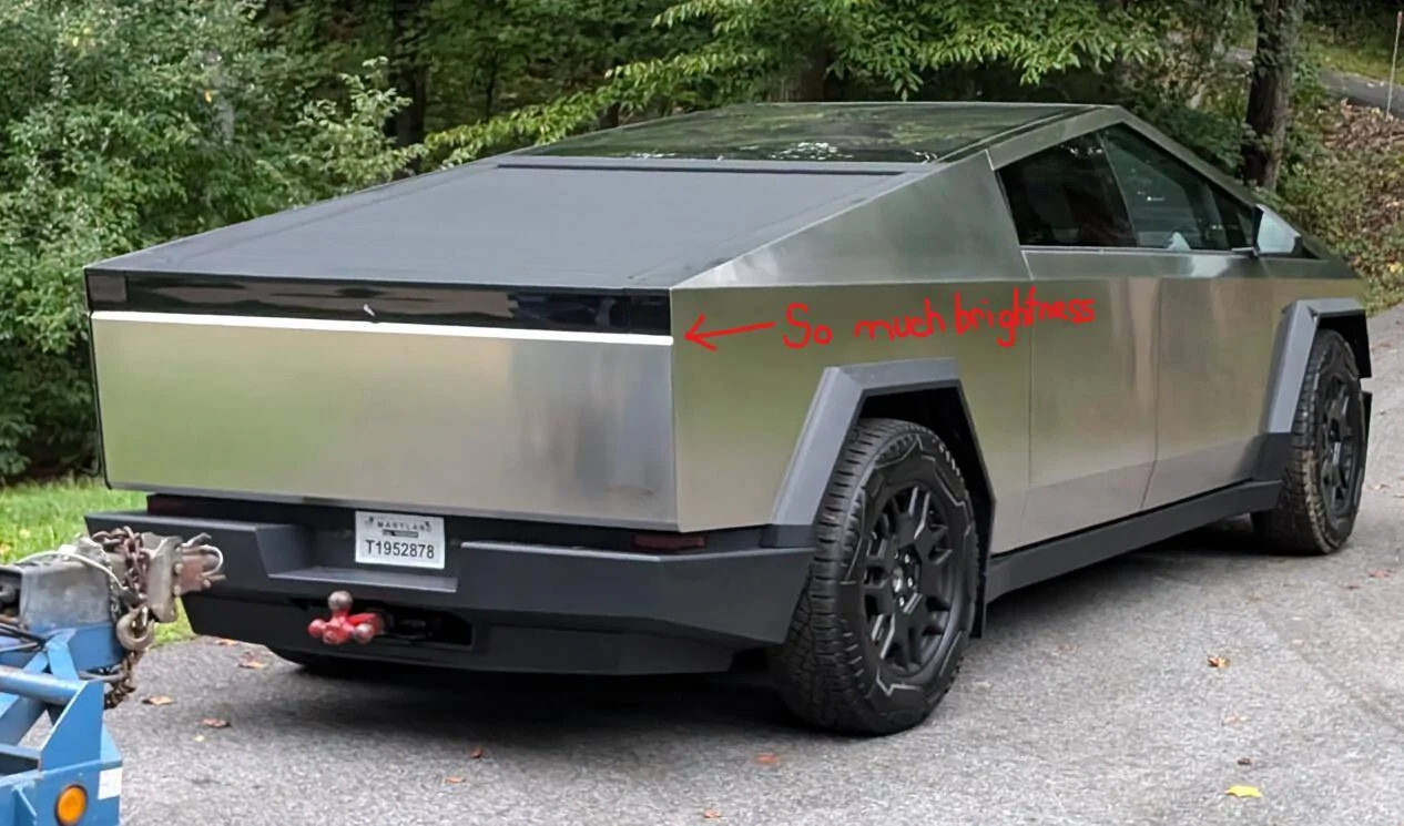 Tesla Cybertruck Is this camera night view normal? 1738002994226-lv
