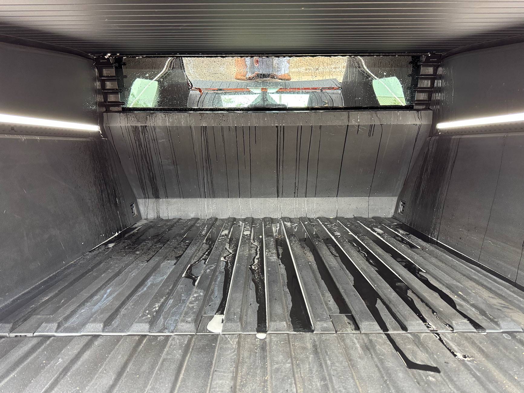 Tesla Cybertruck Tonneau cover gap issue fixed by Service Center under warranty IMG_9028