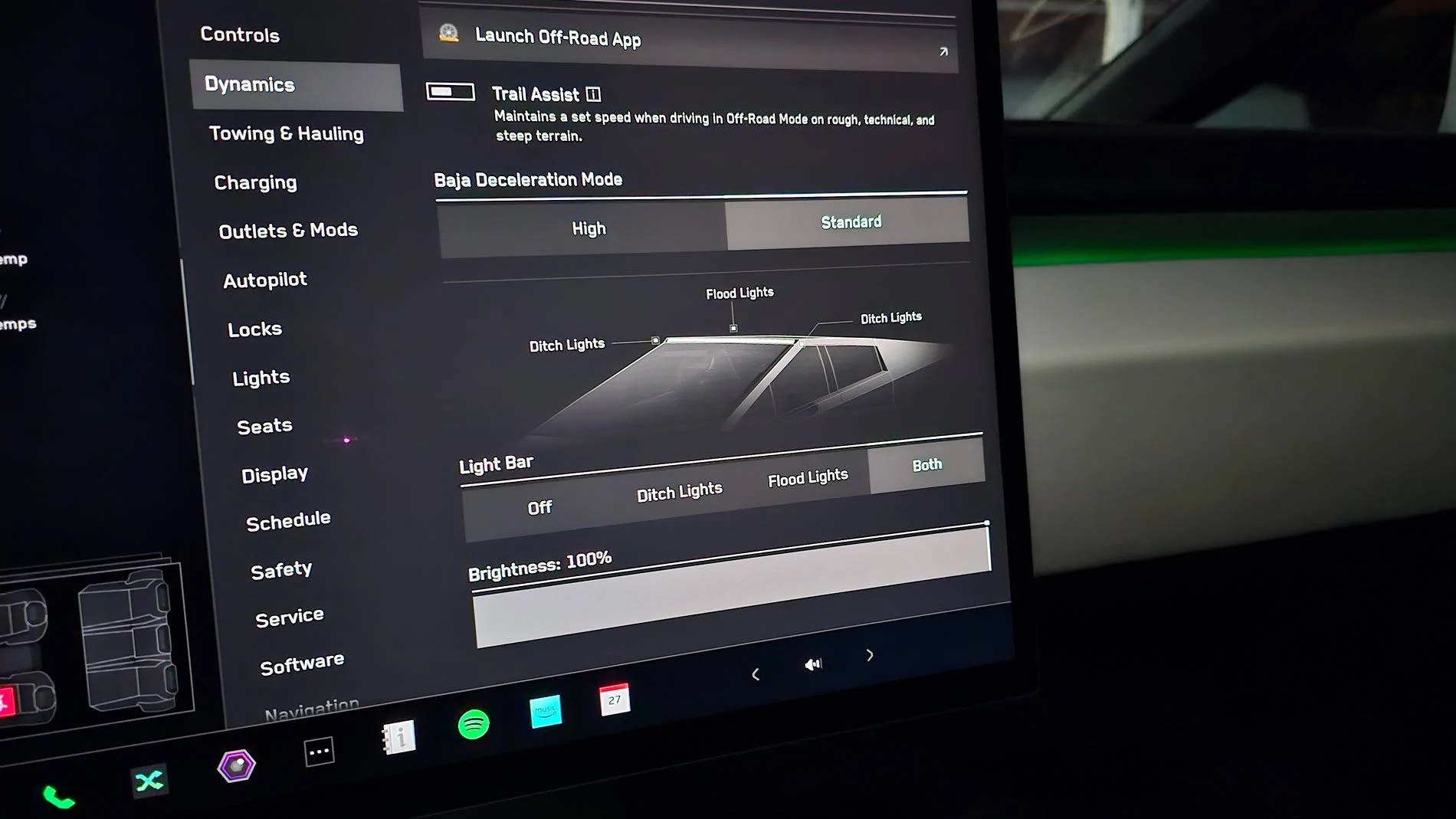 Tesla Cybertruck Foundation series package complete with updated aero covers and light bar 1000009953