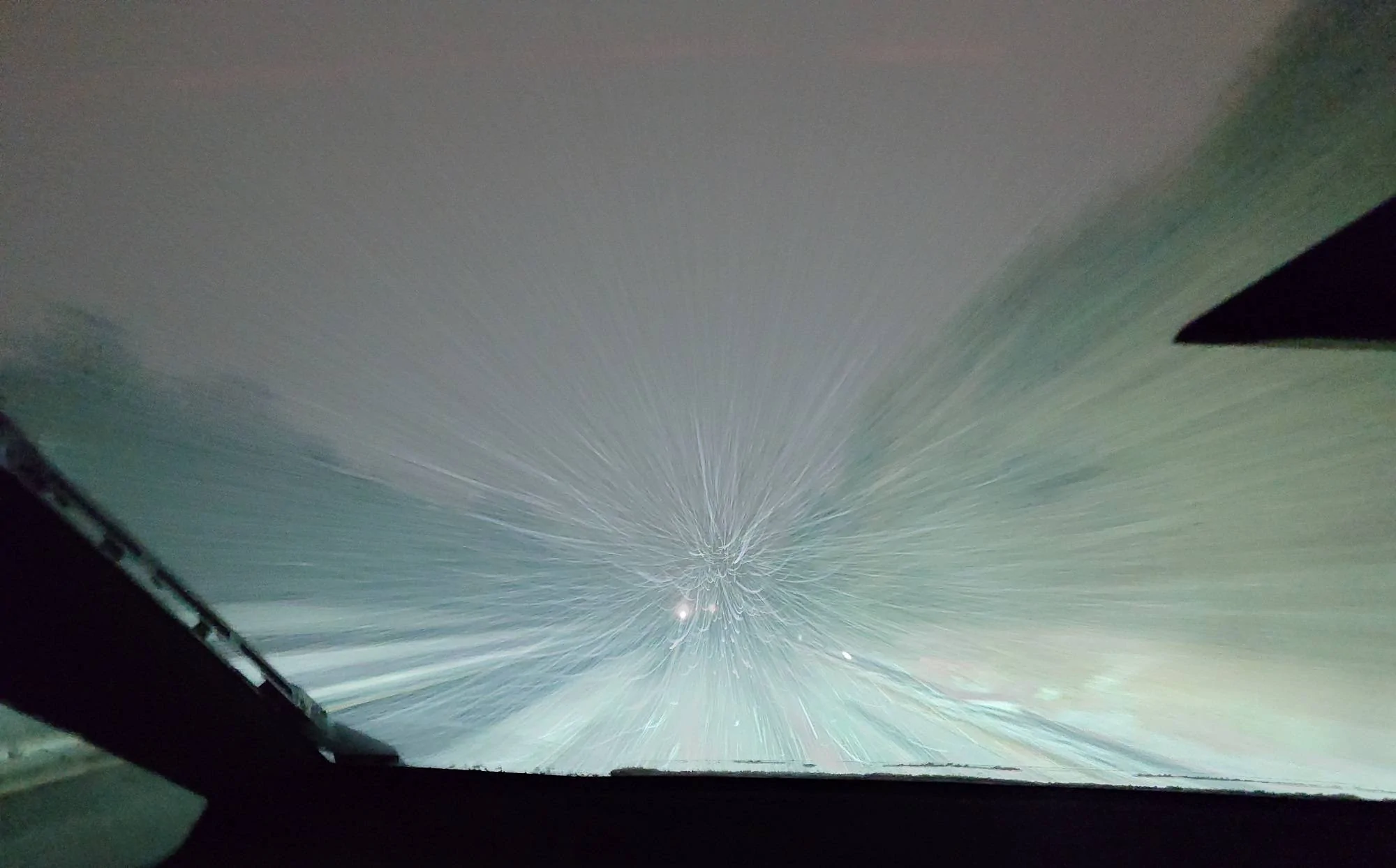Tesla Cybertruck Does everyone’s windshield wiper suck? 20250110_sno