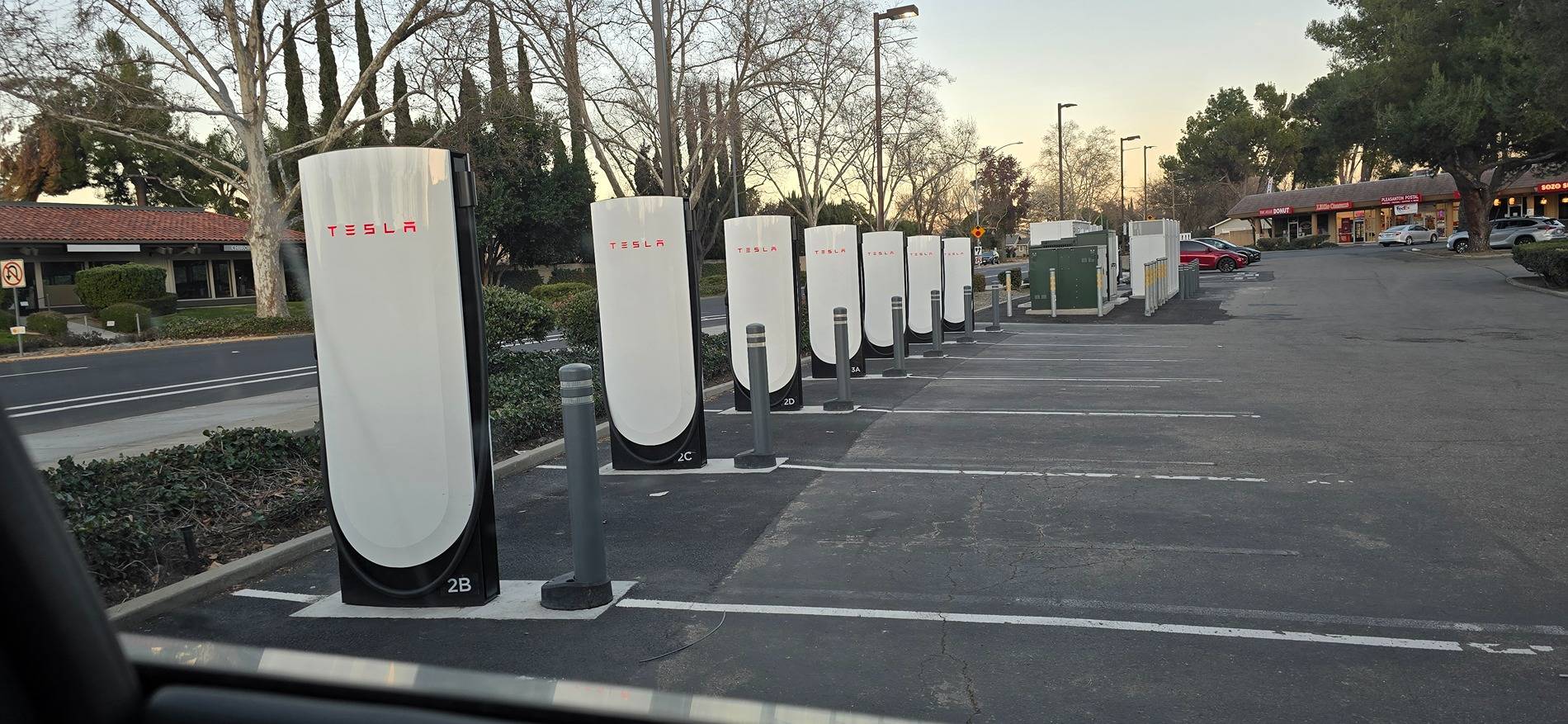 Tesla Cybertruck BREAKING: All V4 superchargers in North America can now charge up to 325kW for Cybertruck 20250128_171246