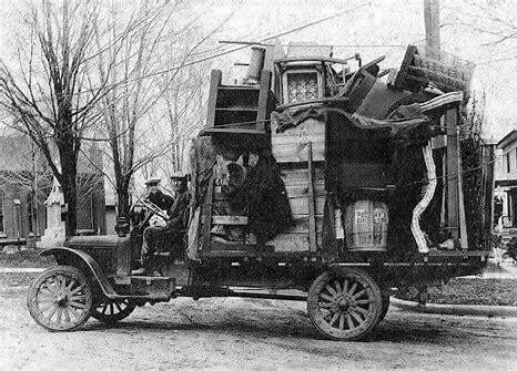 Tesla Cybertruck What Are You Hauling in your Cybertruck? 🦾 👷‍♂️ 1738193409544-v2