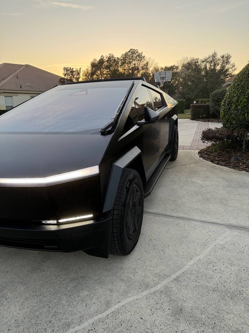 Tesla Cybertruck New AeroMaxx Running Boards for Cybertruck -- By T Sportline - Made in USA IMG_4126