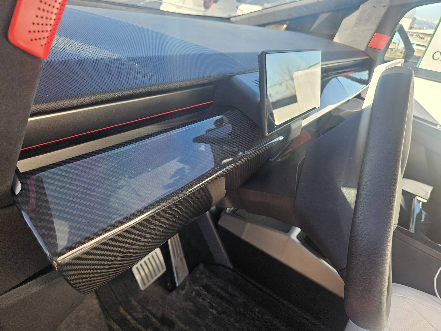 Tesla Cybertruck Upgrade Your Cybertruck Interior with Real Carbon Fiber-Special Discount Inside! 1738420467612-nh