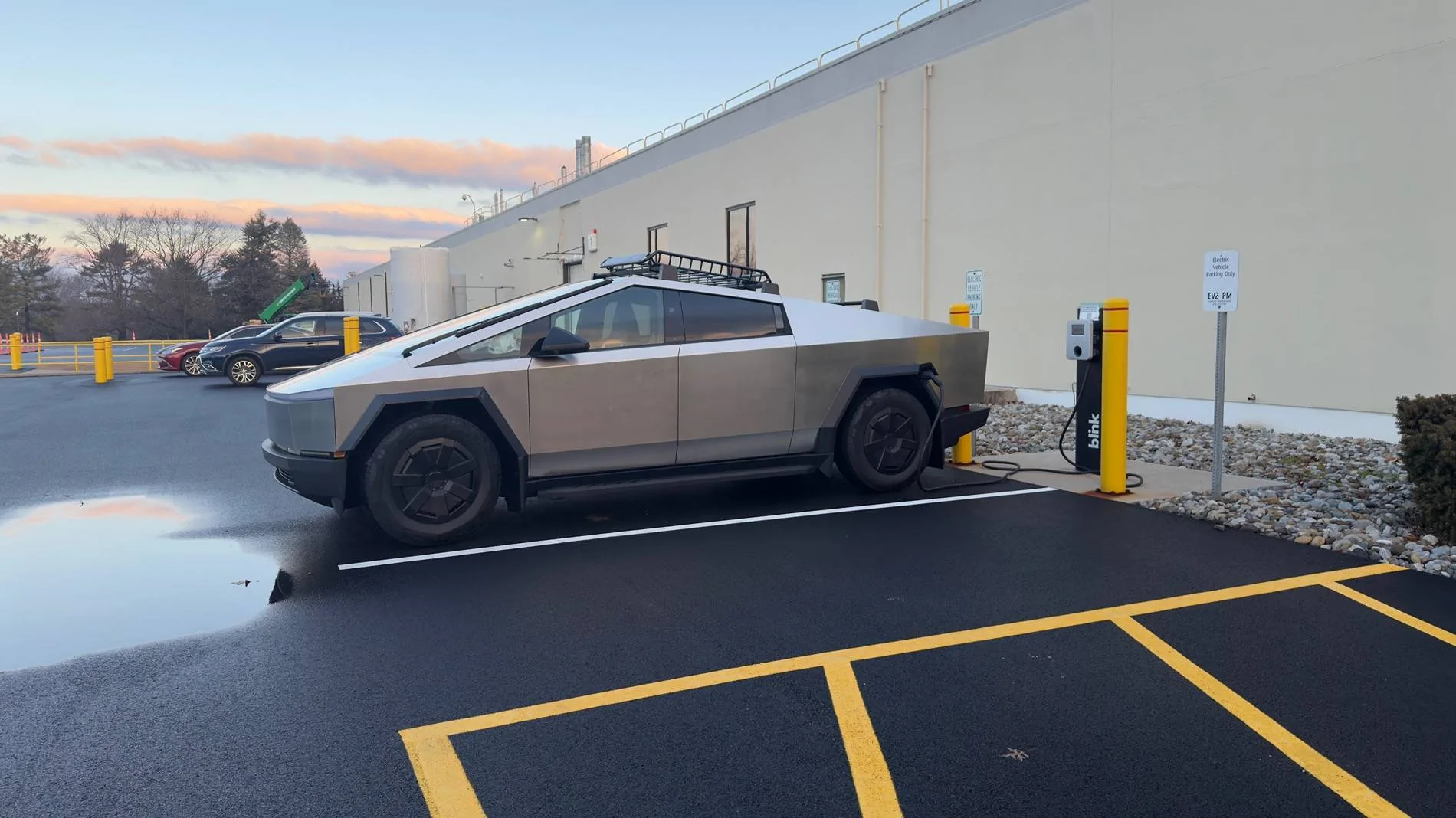 Tesla Cybertruck Installed some running boards today IMG_7854