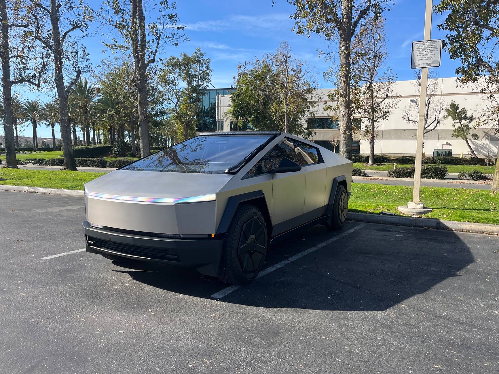 Tesla Cybertruck Transparent satin / matte wrap? IMG_1089