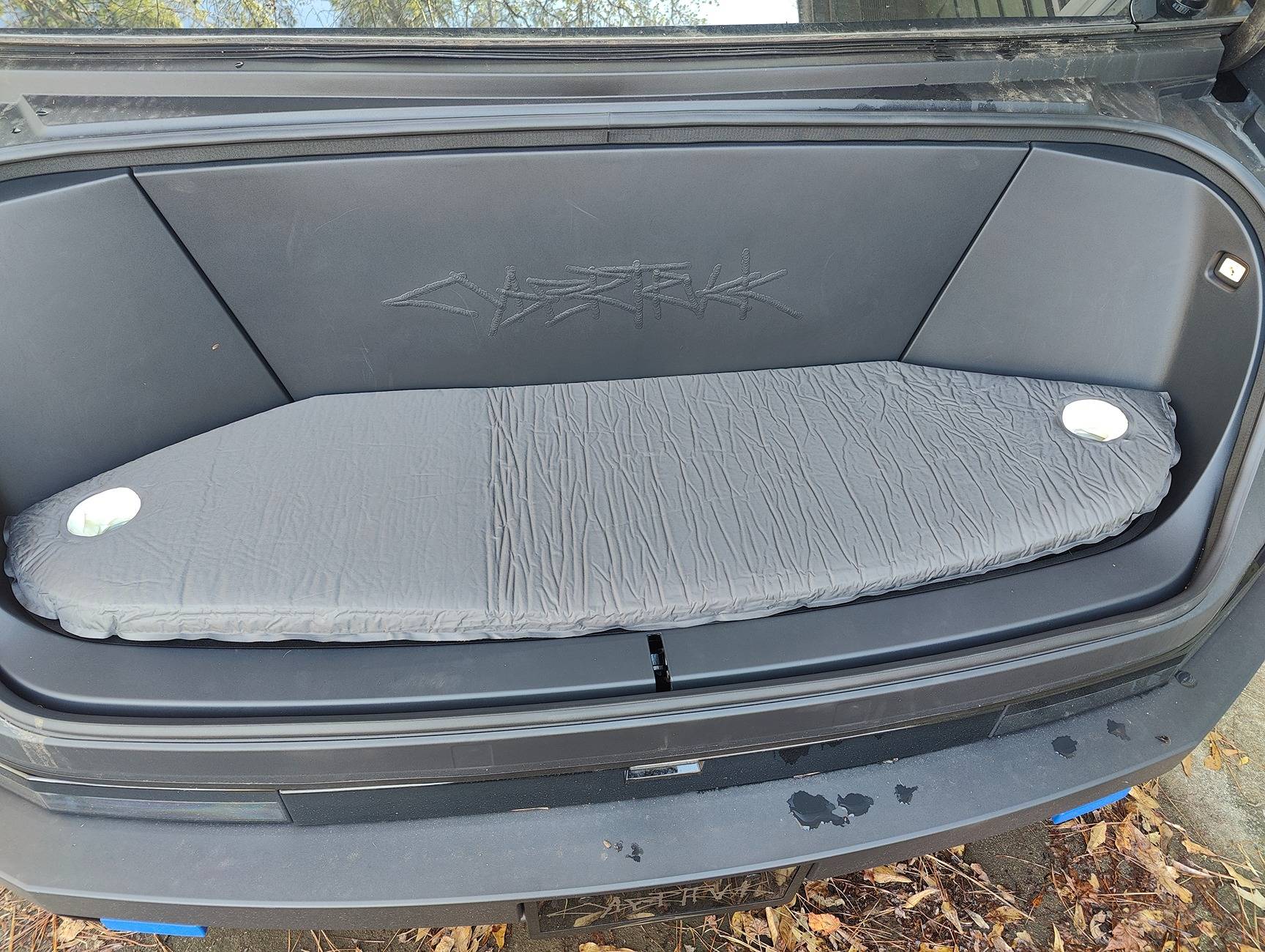 Tesla Cybertruck REVIEWED - ElecFresh Frunk Air Mattress IMG20250201161505