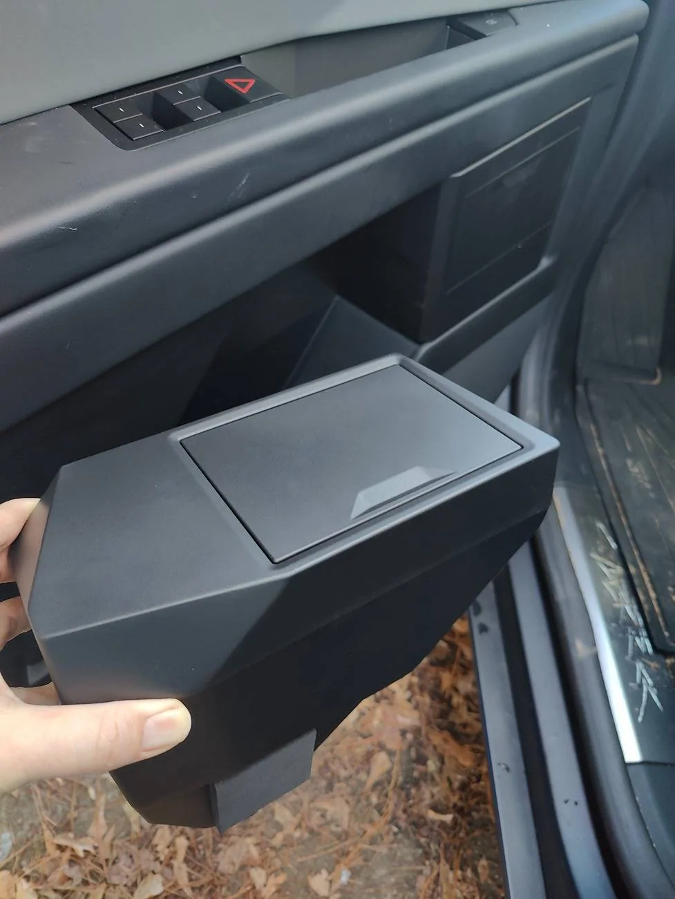 Tesla Cybertruck REVIEWED - Foronetry's Door Side (Driver & Passenger) Trash Can IMG20250201163418