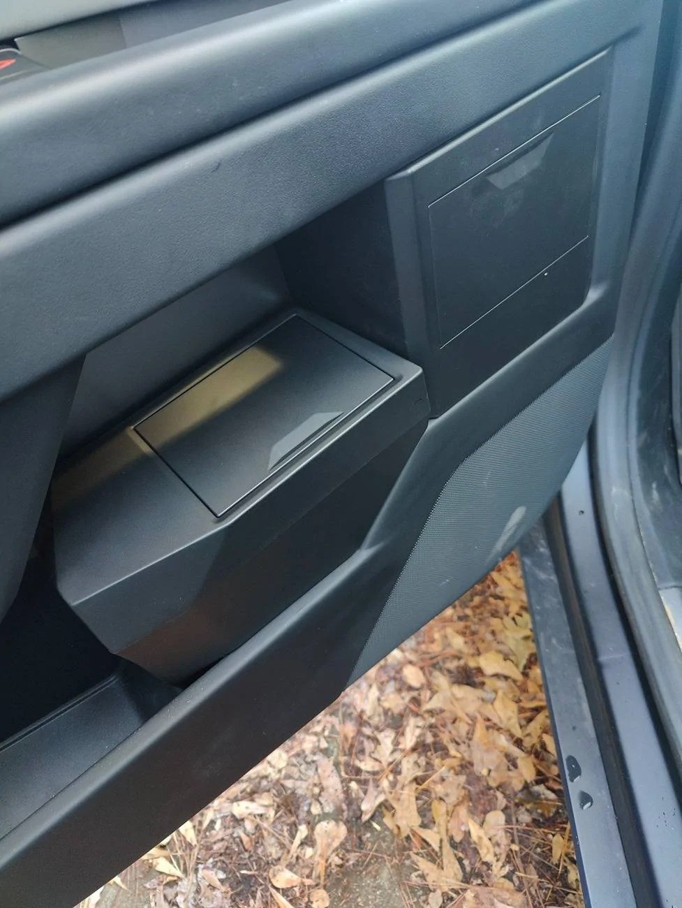 Tesla Cybertruck REVIEWED - Foronetry's Door Side (Driver & Passenger) Trash Can IMG20250201163439