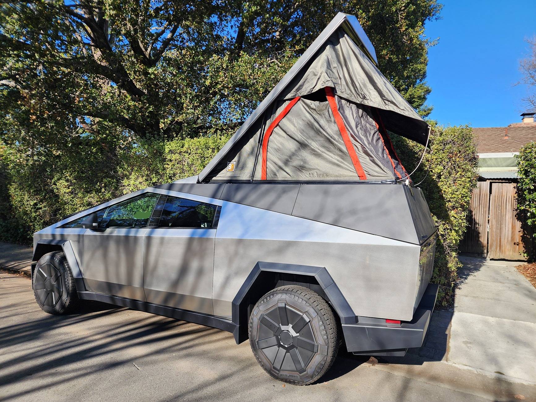 Tesla Cybertruck CYBERTRUCKco Camper build (mini-review) 20250127_100746