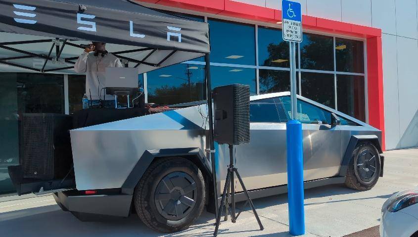 Tesla Cybertruck Cybertruck will have low sales regardless of the price IMHO 1738615551423-hv