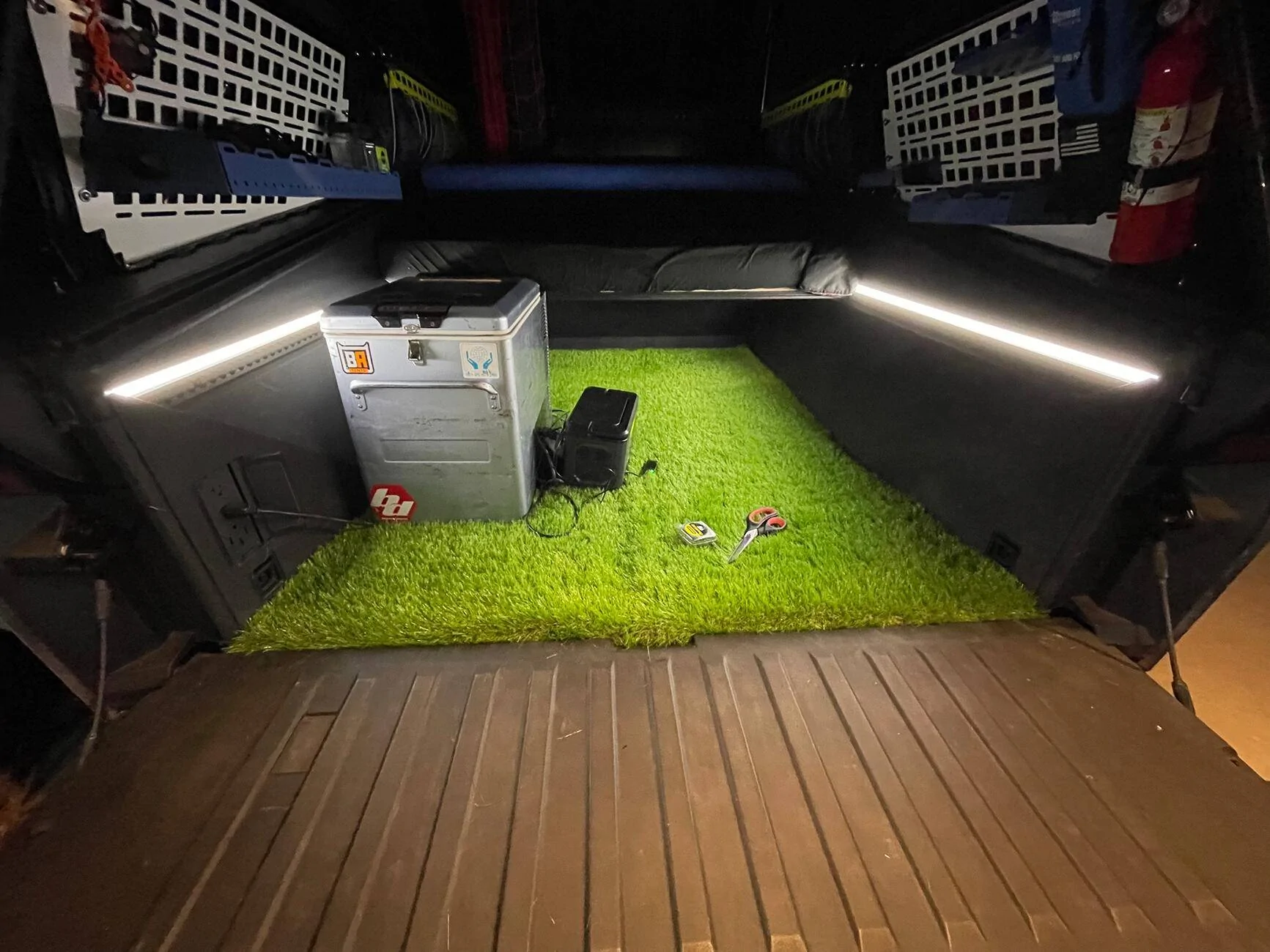 Tesla Cybertruck CYBERTRUCKco Camper build (mini-review) tempImagex24t6s