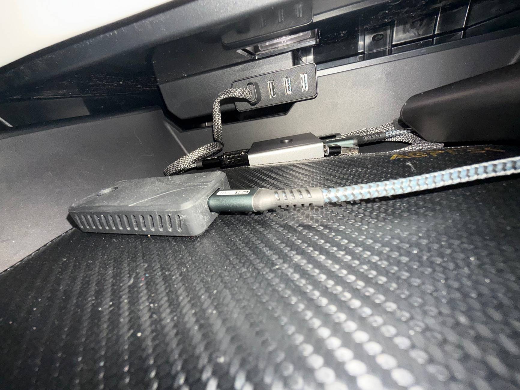 Tesla Cybertruck Cheap, useful Cybertruck USB drive mount IMG_0932