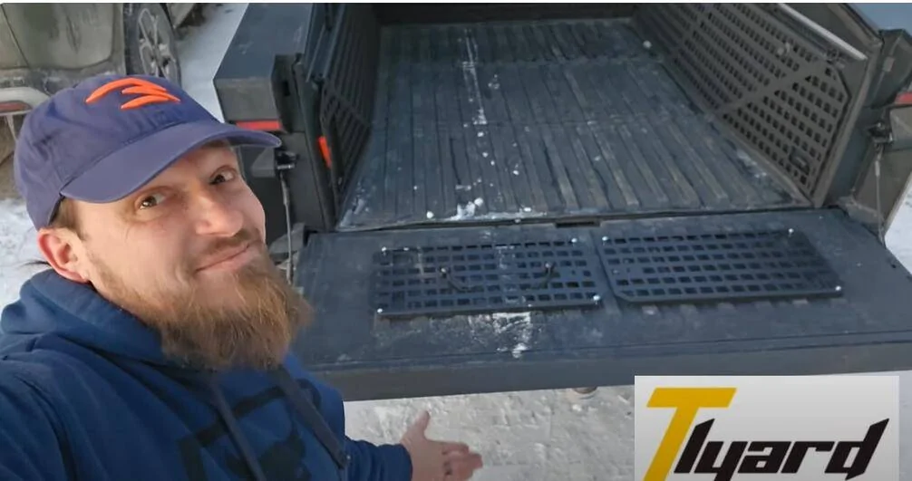 Tesla Cybertruck DIY Frunk Molle Panell install on the tailgate of CYBERTRUCK👏 1738911337099-04