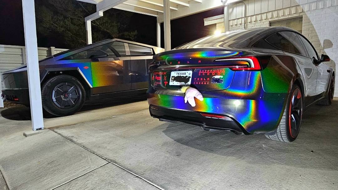 Tesla Cybertruck Daily random Cybertruck photos thread - Post Yours! 📸 🤳 Screenshot_20250207_073622_Gallery