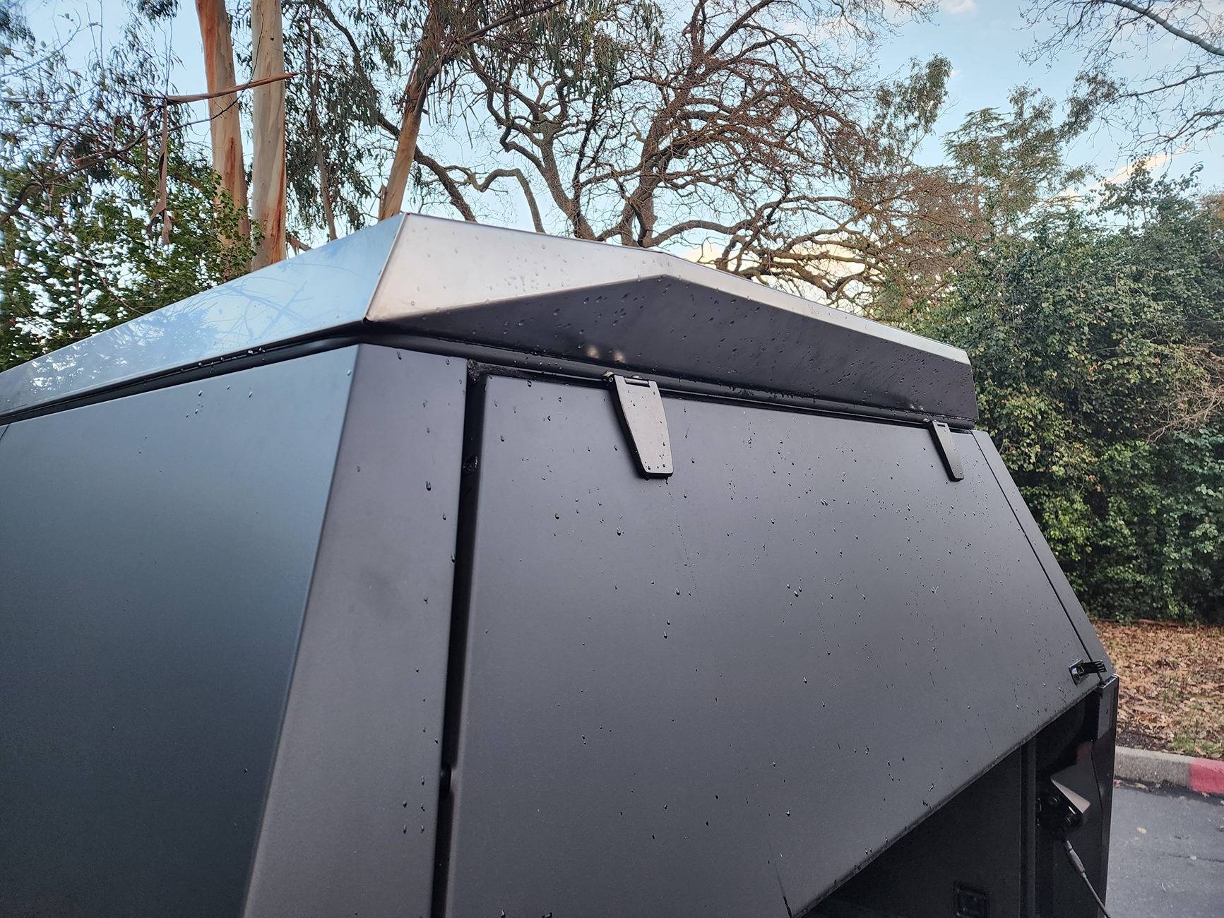 Tesla Cybertruck CYBERTRUCKco Camper build (mini-review) 20250207_171443