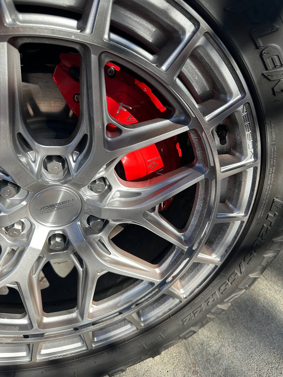 Tesla Cybertruck Rear Wheel Brake Dust IMG_1651