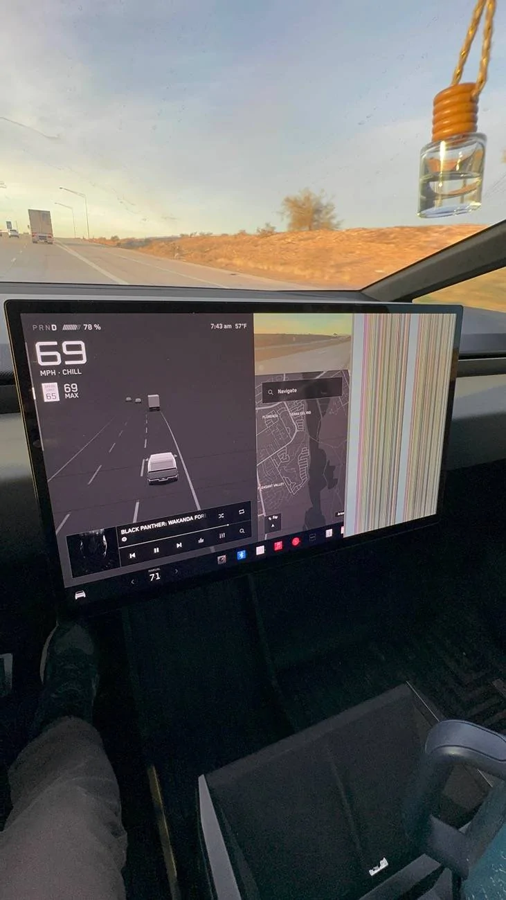 Tesla Cybertruck Screen glitching flickering IMG_2885