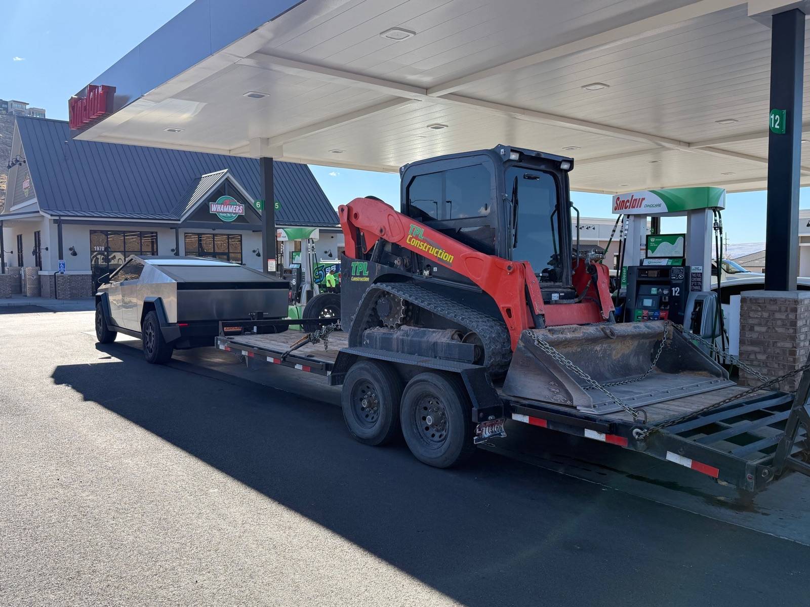 Tesla Cybertruck CT as a farm truck? Of course! 2025-02-09 07-55-02