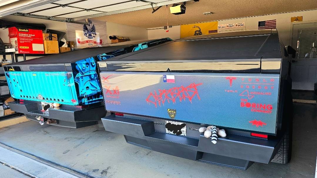 Tesla Cybertruck Daily random Cybertruck photos thread - Post Yours! 📸 🤳 Screenshot_20250209_165106_Gallery