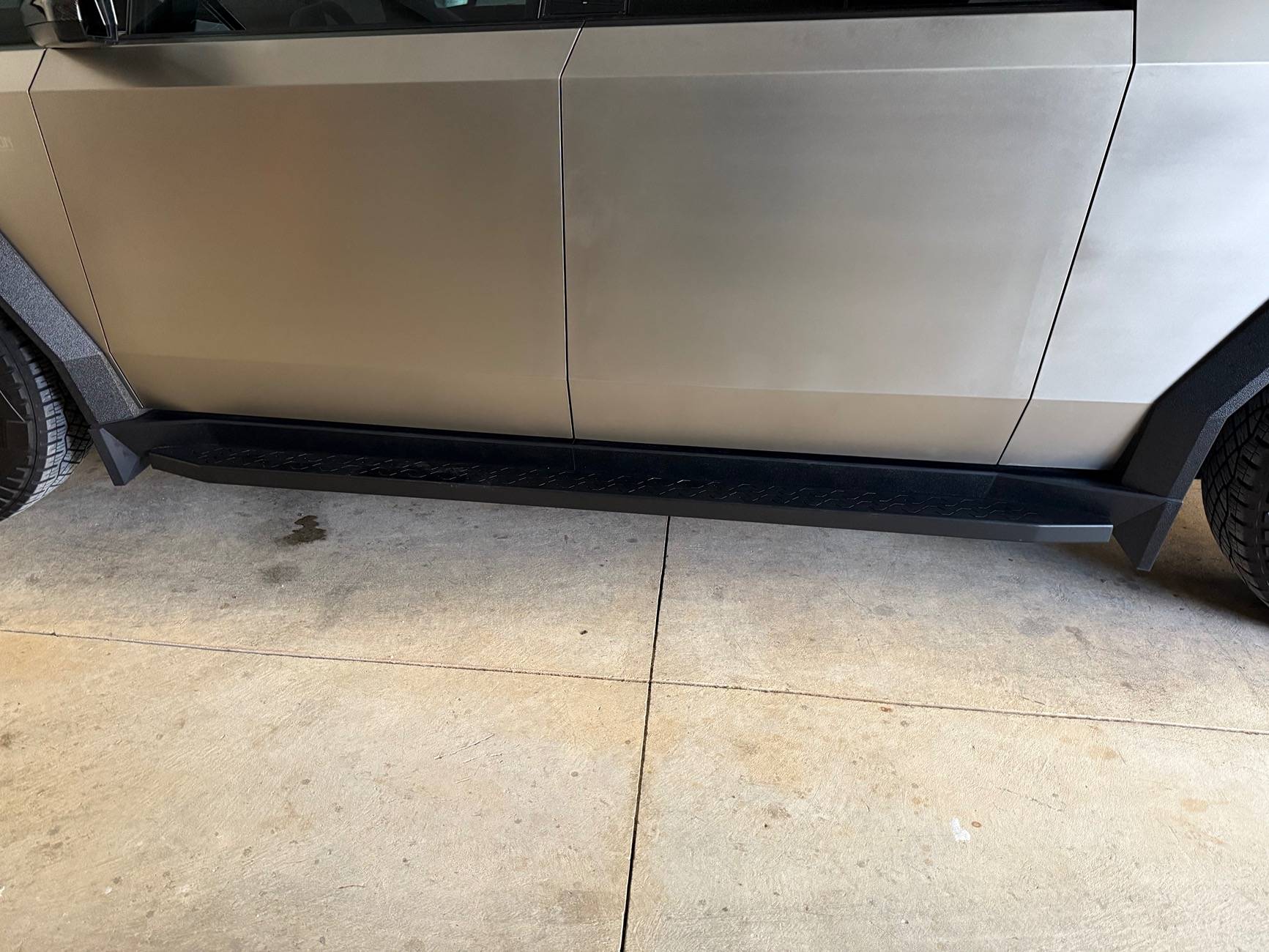 Tesla Cybertruck New AeroMaxx Running Boards for Cybertruck -- By T Sportline - Made in USA IMG_1199
