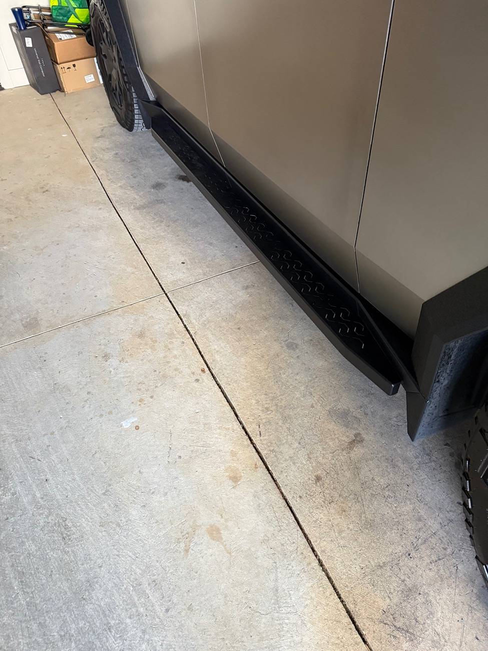 Tesla Cybertruck New AeroMaxx Running Boards for Cybertruck -- By T Sportline - Made in USA IMG_1198