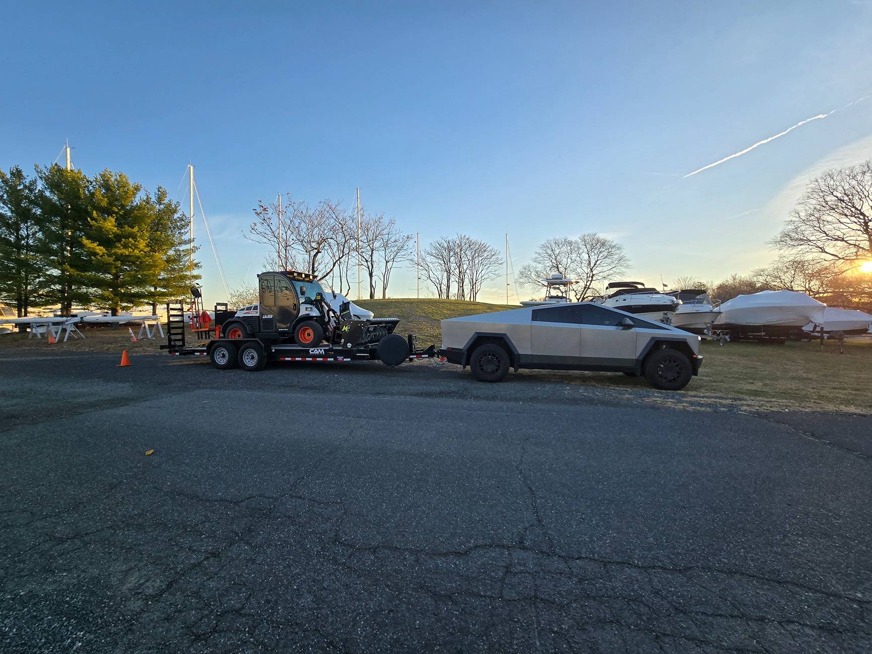 Tesla Cybertruck What Are You Hauling in your Cybertruck? 🦾 👷‍♂️ 20241125_073801